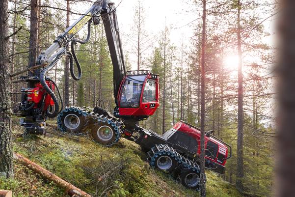 Komatsu harvester